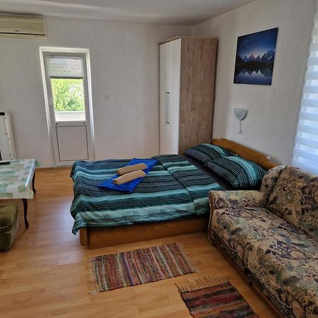Apartments Nikol Lopar Εξωτερικό φωτογραφία