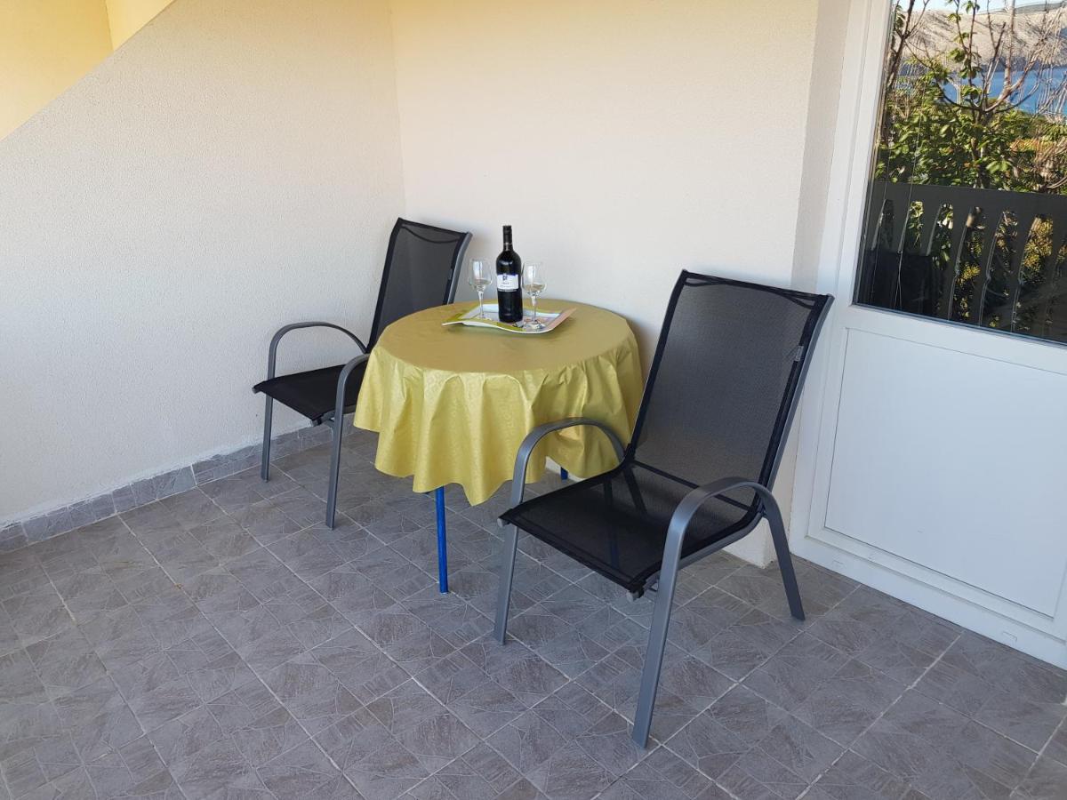 Apartments Nikol Lopar Εξωτερικό φωτογραφία