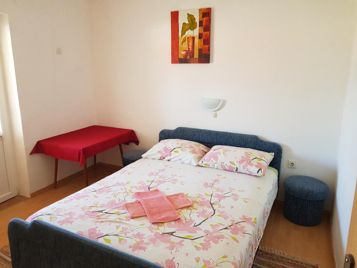 Apartments Nikol Lopar Εξωτερικό φωτογραφία