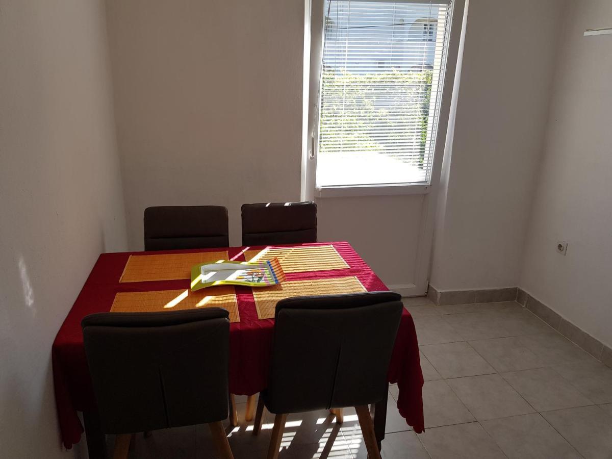 Apartments Nikol Lopar Εξωτερικό φωτογραφία